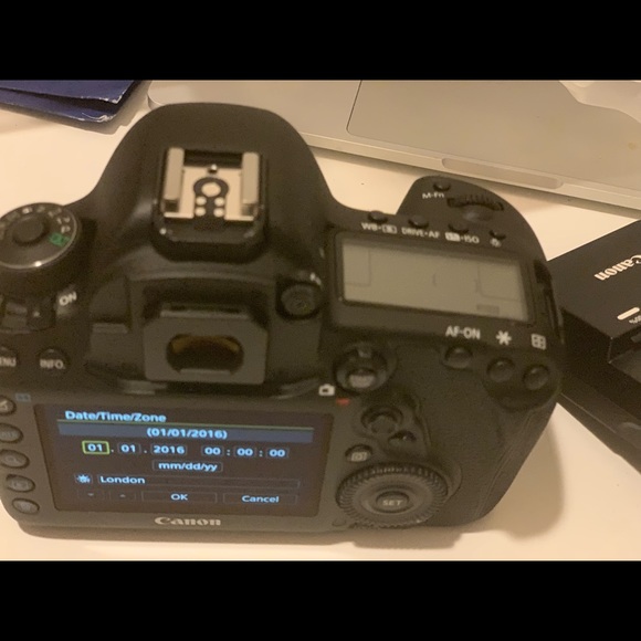 Canon CAMERA MARK IV KIT WITH LENS - Picture 8 of 11